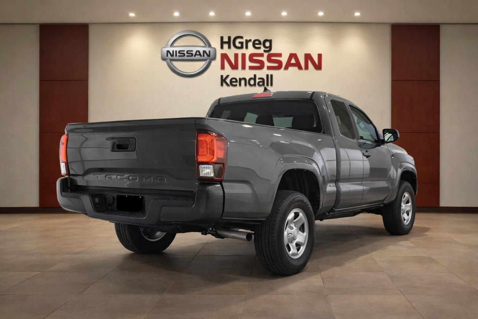 Used 2022 Toyota Tacoma SR RWD image 4
