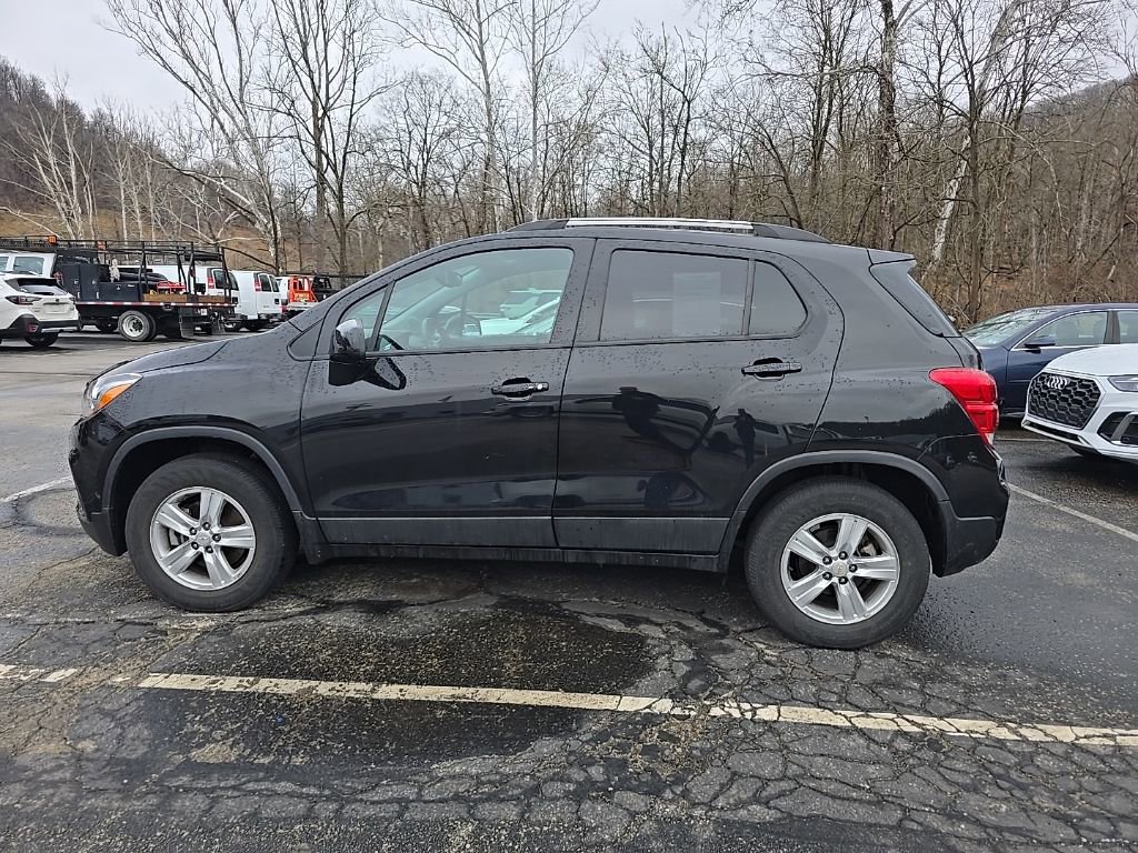 Certified 2022 Chevrolet Trax LT w/ LT Convenience Package image 8