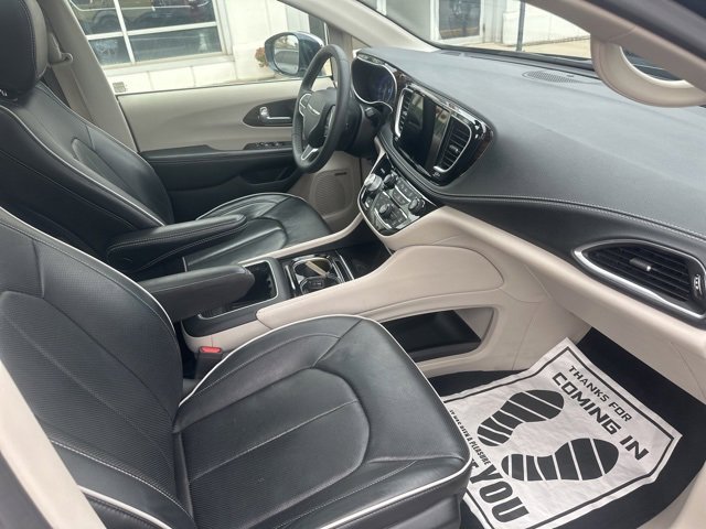 Used 2022 Chrysler Pacifica Limited image 33
