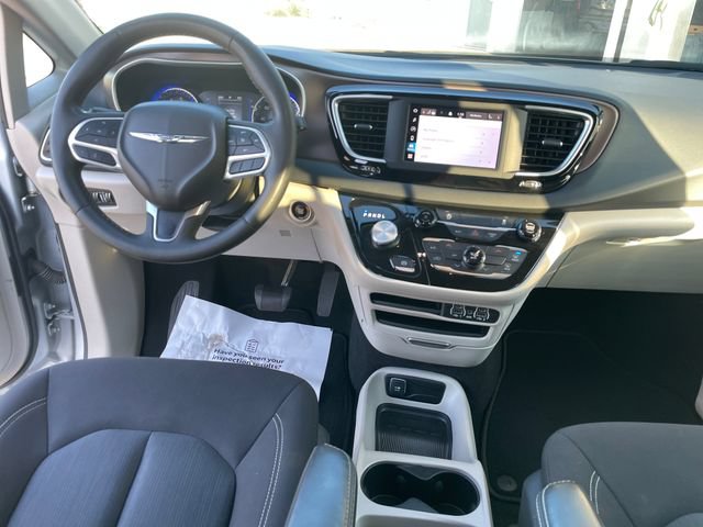 Used 2023 Chrysler Voyager LX FWD image 15