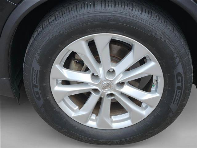 Used 2014 Nissan Rogue SV FWD image 25