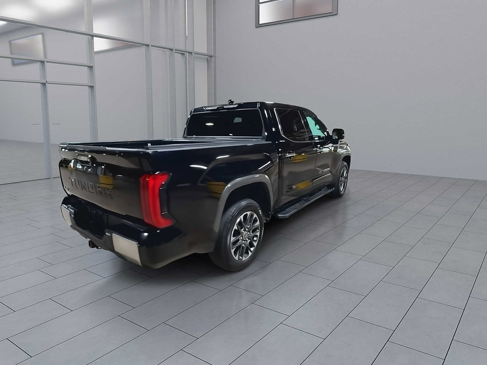 Used 2022 Toyota Tundra Limited w/ Power Package AWD/4WD image 8
