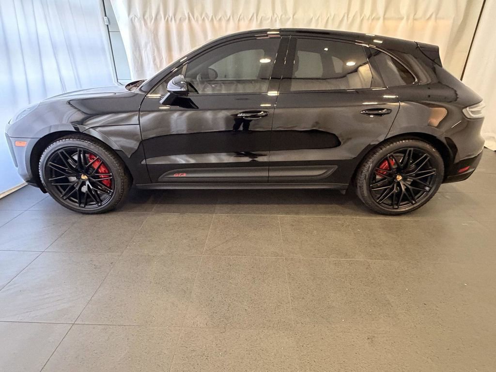 Certified 2024 Porsche Macan GTS AWD/4WD image 2