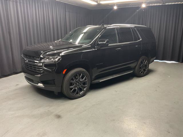 Used 2024 Chevrolet Tahoe LT w/ Luxury Package AWD/4WD image 3