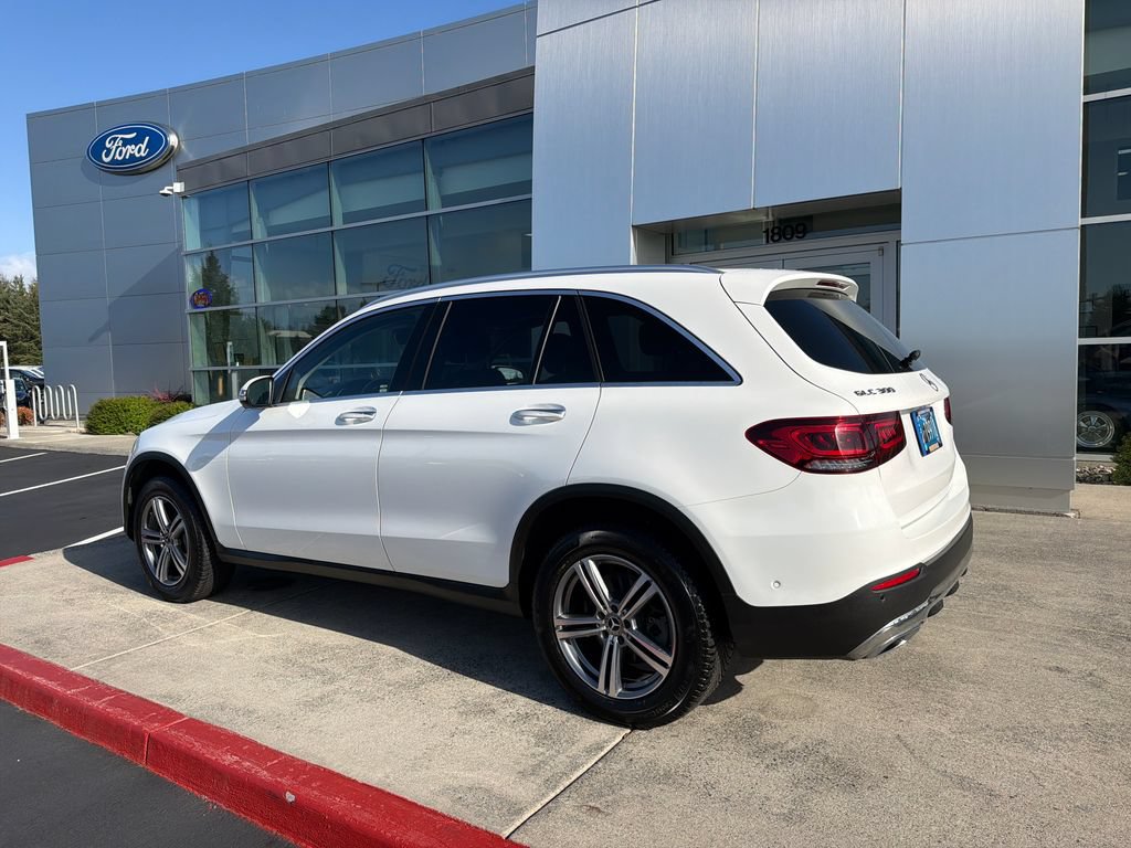 Used 2021 Mercedes-Benz GLC 300 4MATIC image 2
