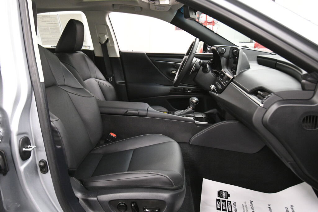 Used 2024 Lexus ES 350 w/ Premium Package image 26