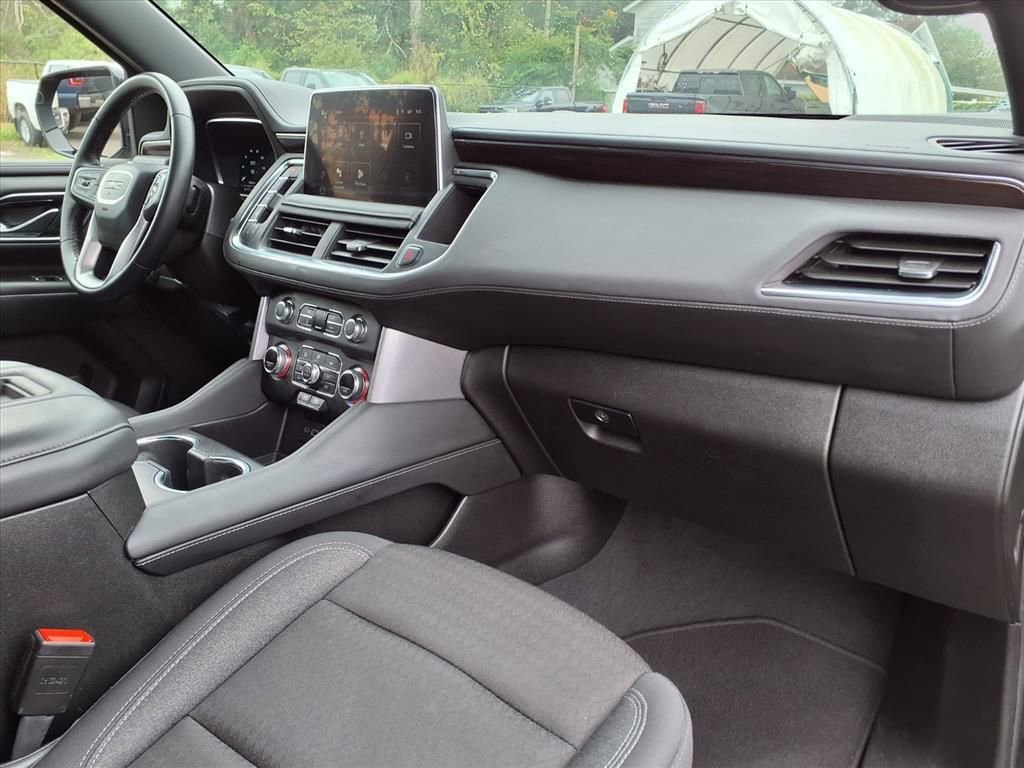 Used 2024 GMC Yukon XL SLE image 11