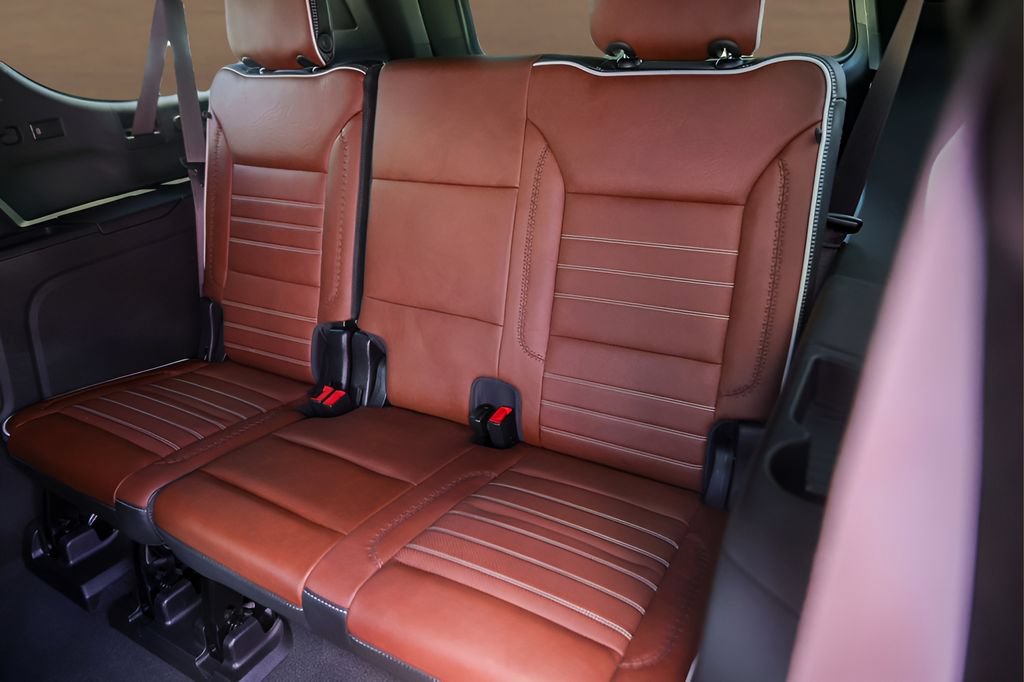 Used 2023 GMC Yukon XL Denali Ultimate AWD/4WD image 26