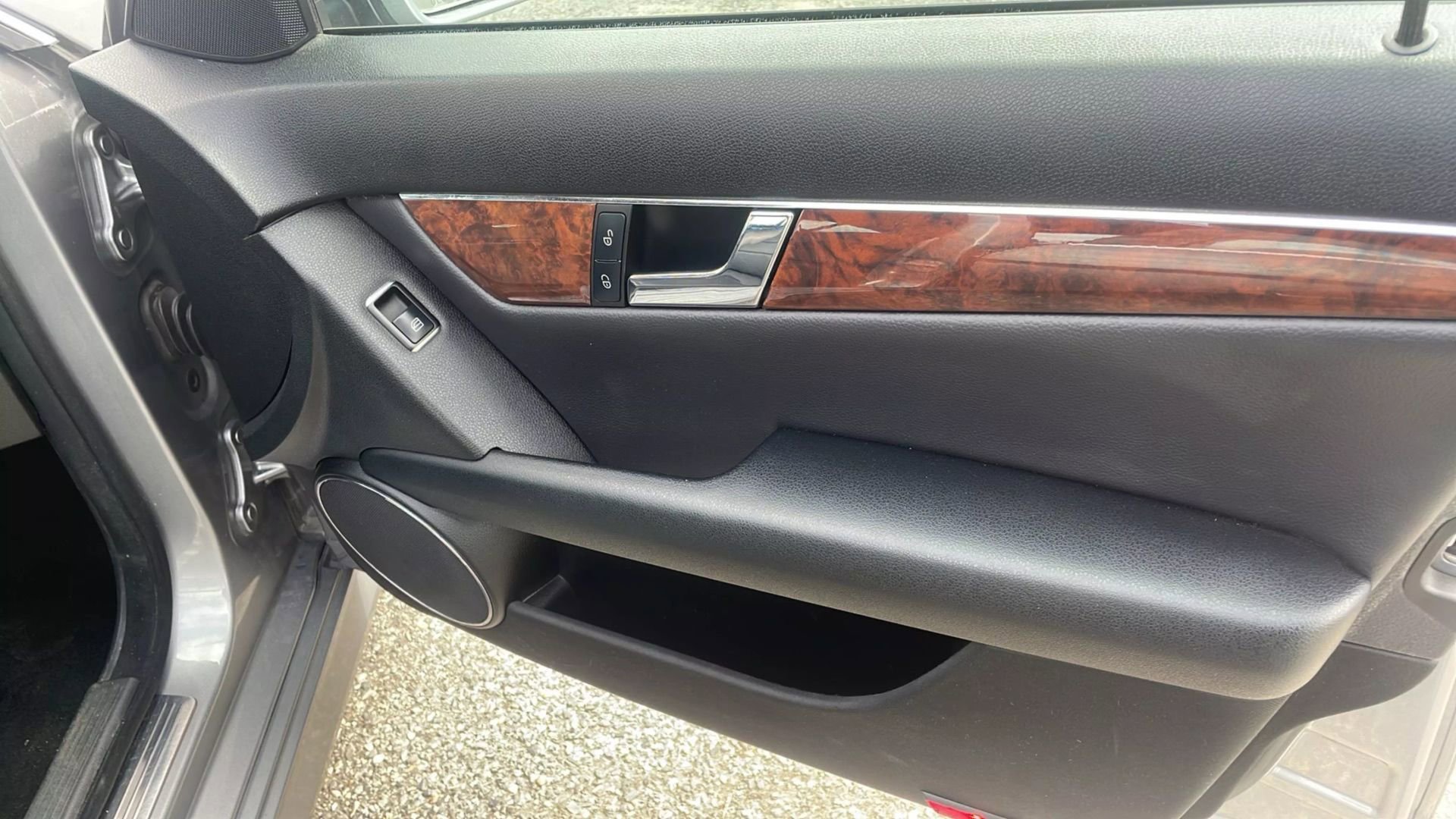 Used 2011 Mercedes-Benz C 300 4MATIC Sedan image 11
