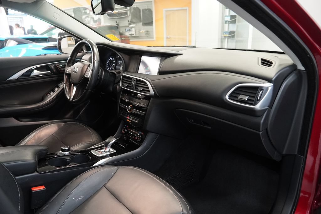 Used 2017 INFINITI QX30 Premium w/ Navigation Package AWD/4WD image 36