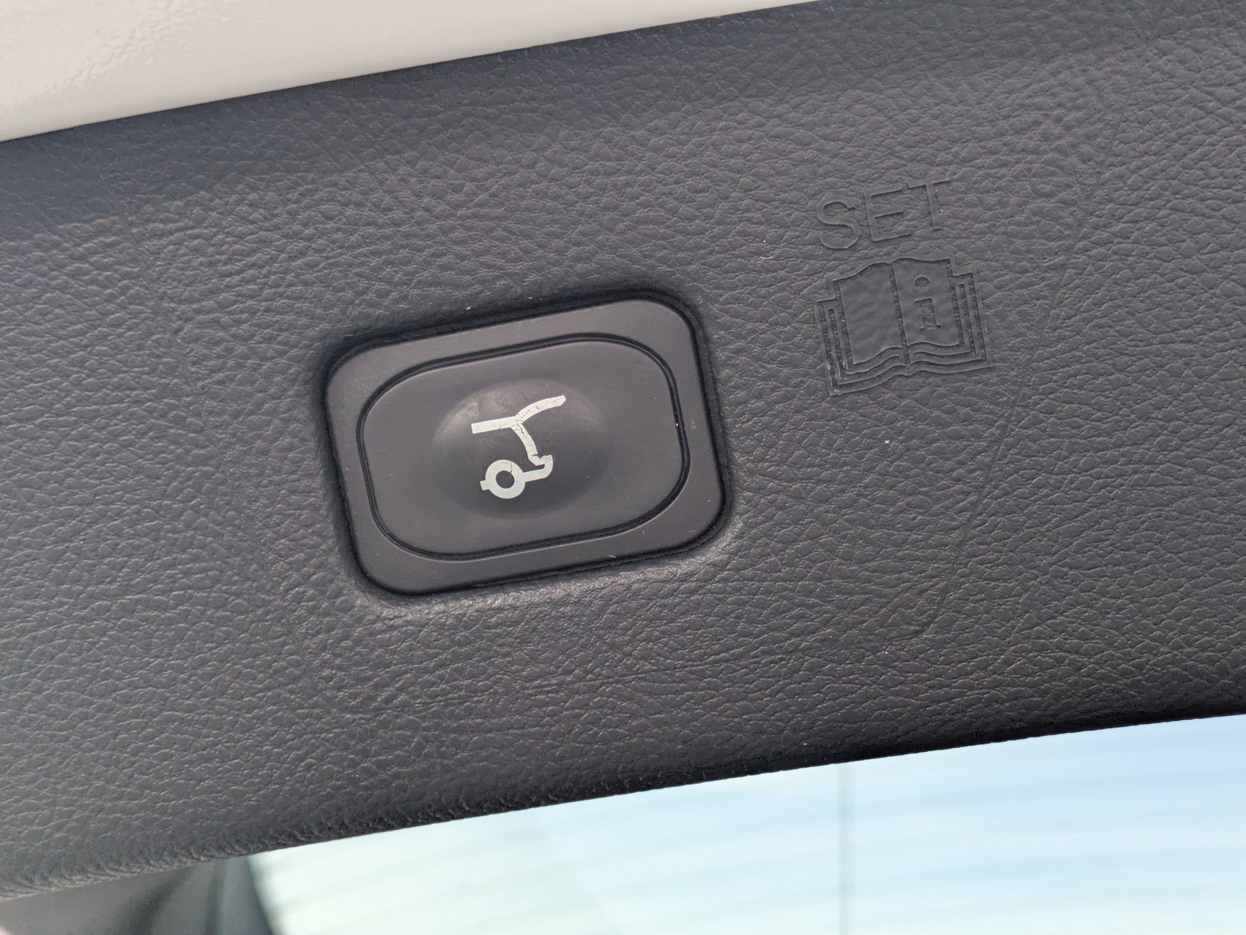 Used 2022 Ford Edge SEL w/ Convenience Package image 12