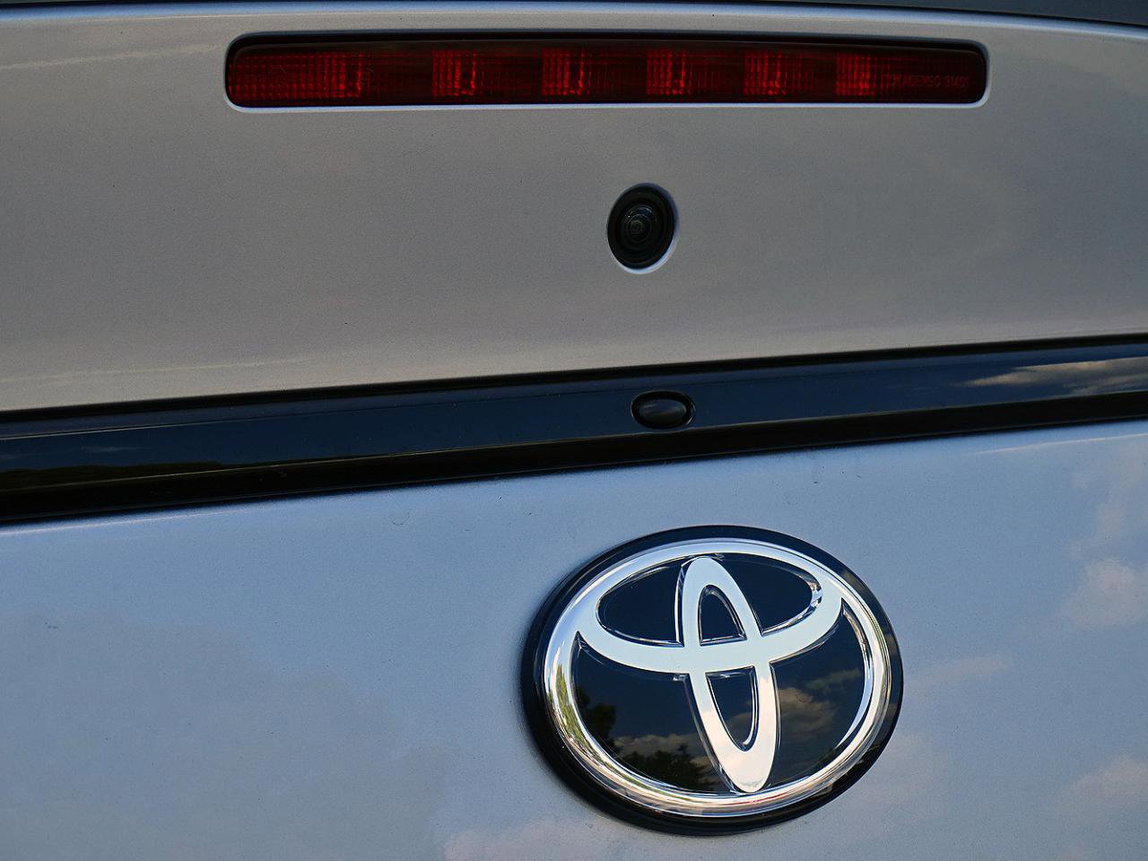 Used 2024 Toyota GR86 Premium RWD image 18