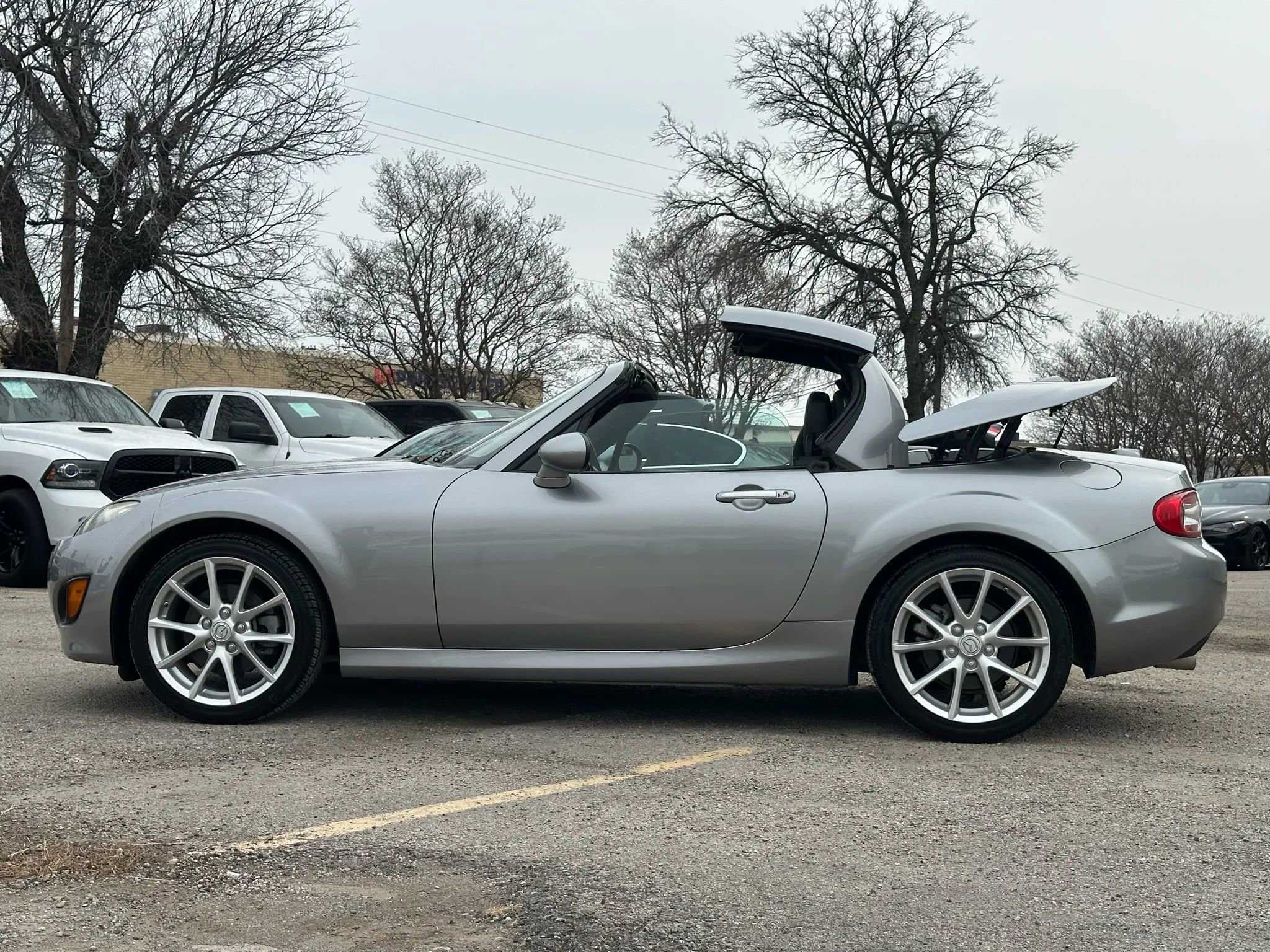 Used 2012 MAZDA MX-5 Miata Grand Touring w/ Premium Pkg image 8