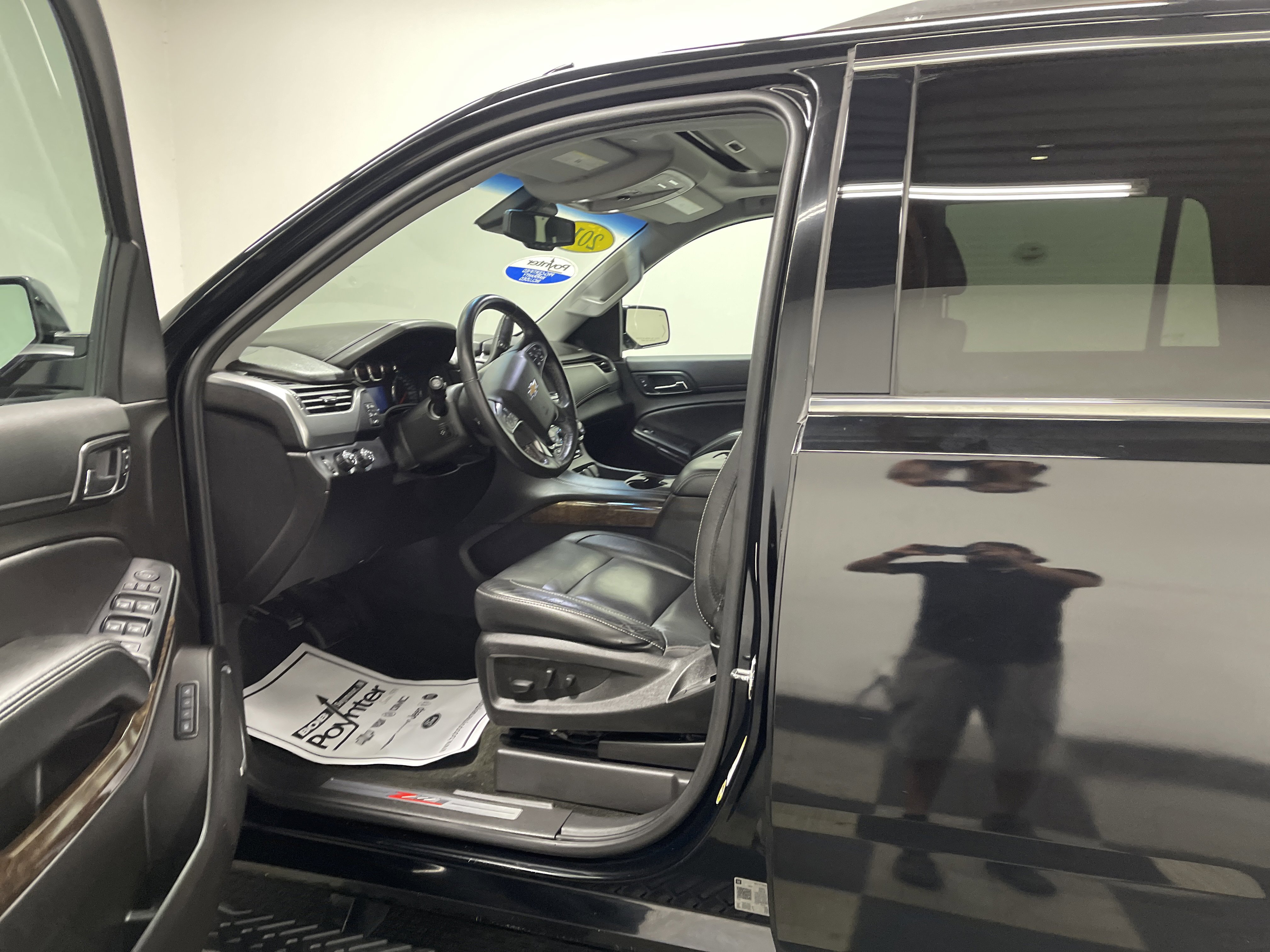 Used 2018 Chevrolet Tahoe LT w/ Luxury Package image 9