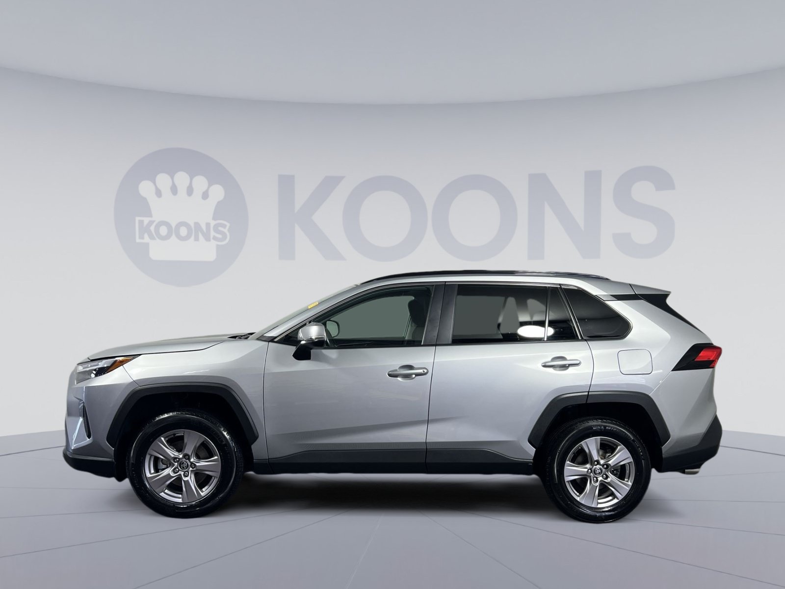 Used 2025 Toyota RAV4 XLE w/ Convenience Package AWD/4WD image 7