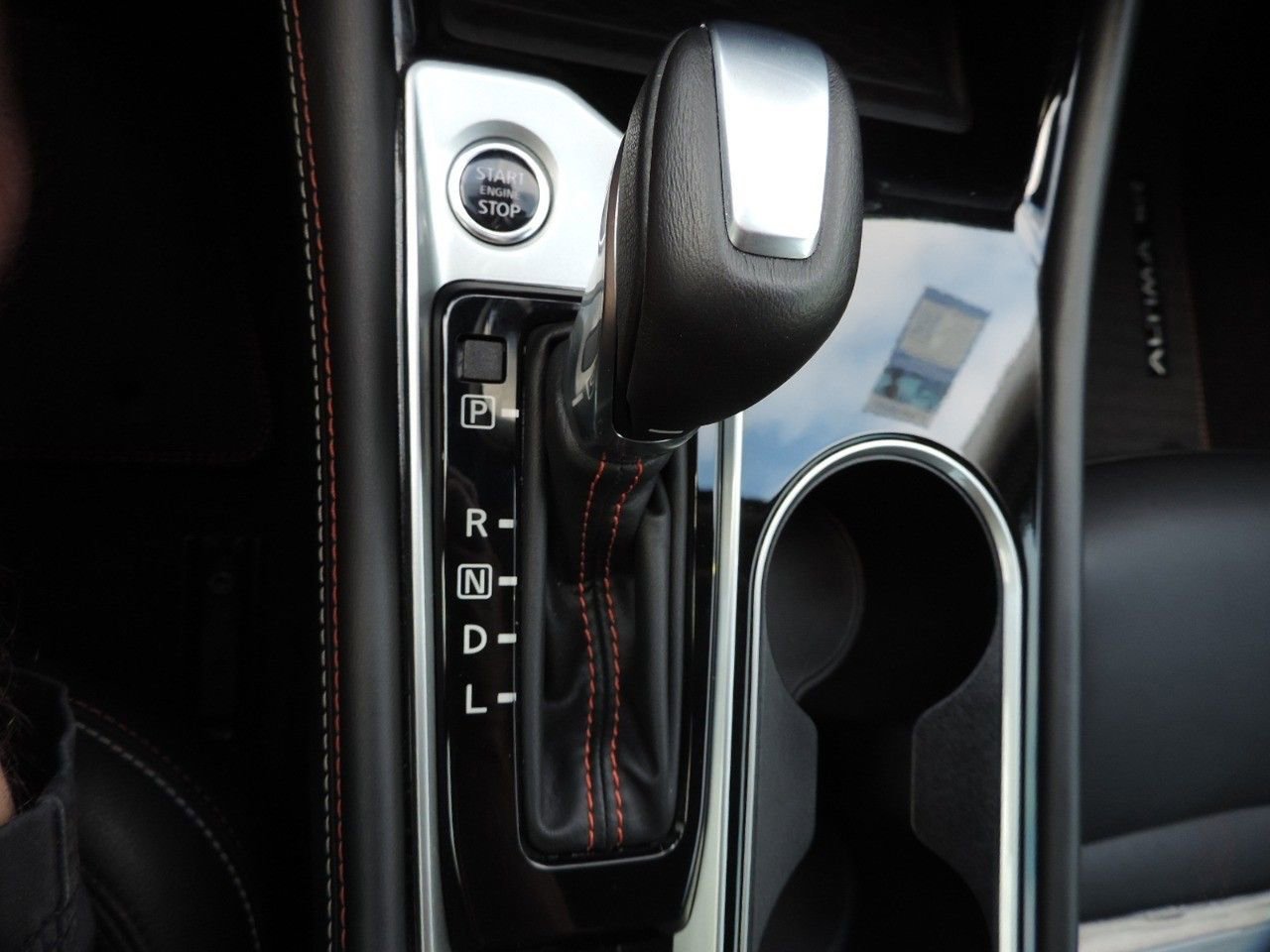 Used 2023 Nissan Altima 2.5 SR w/ SR Premium Package image 23