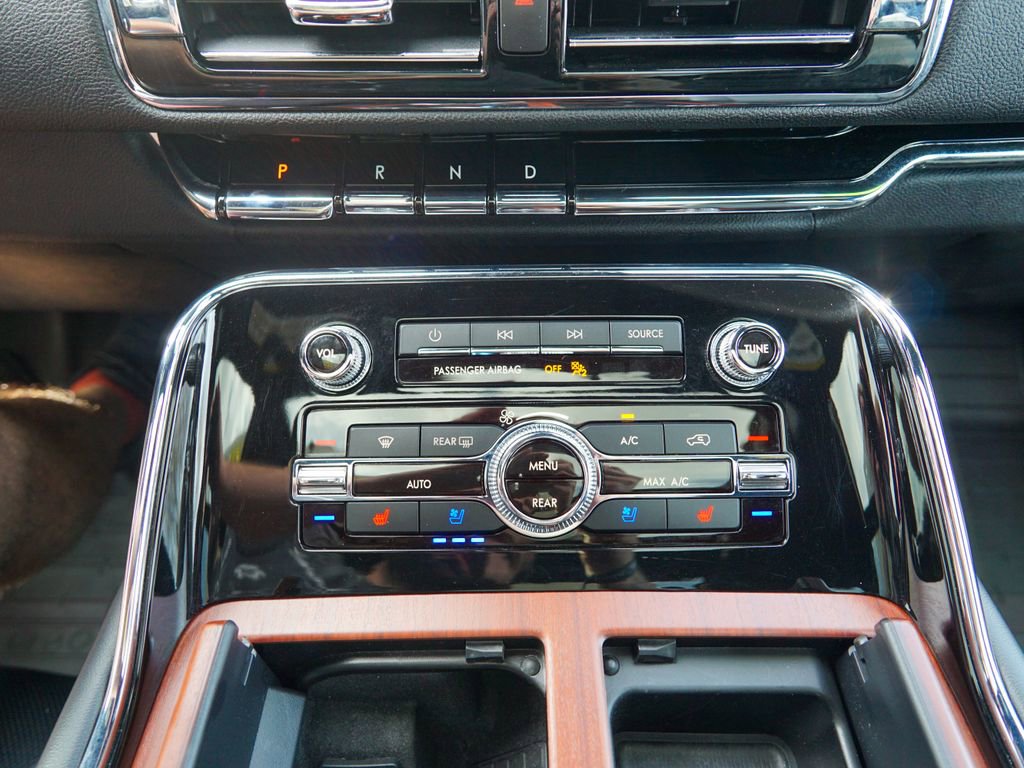 Used 2021 Lincoln Navigator L Reserve w/ Luxury Package image 32