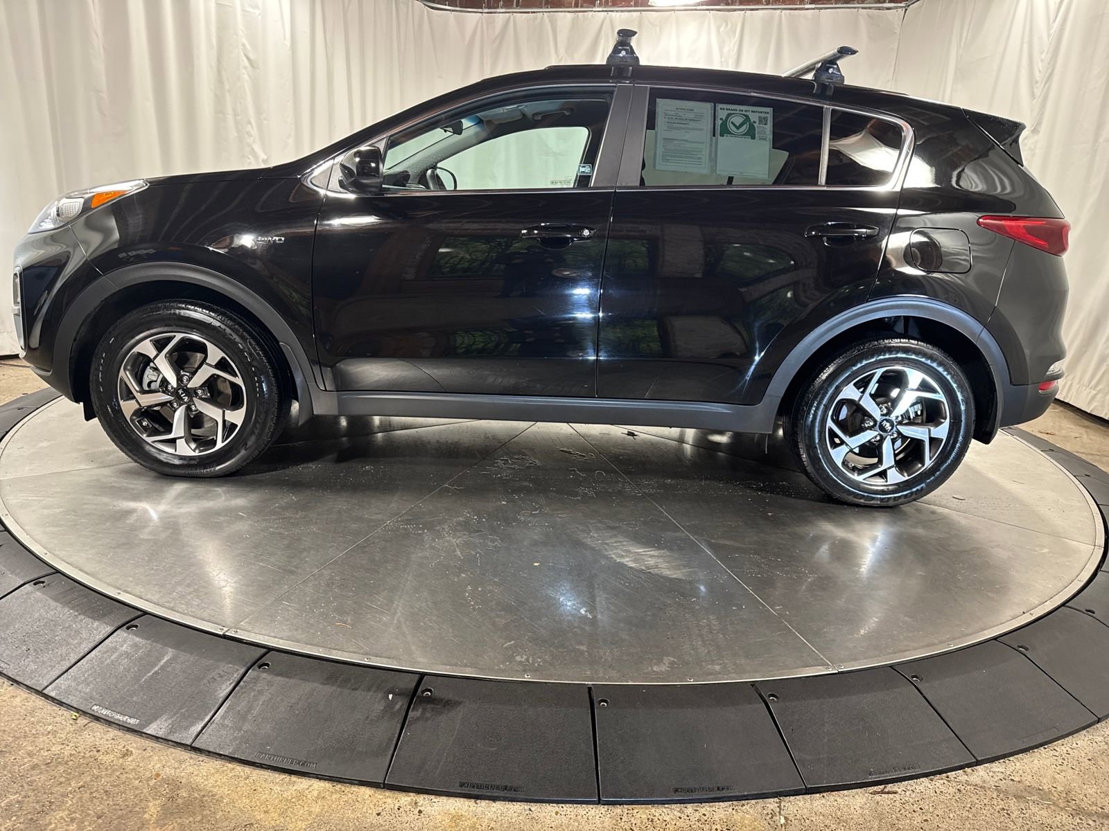 Used 2022 Kia Sportage LX image 6