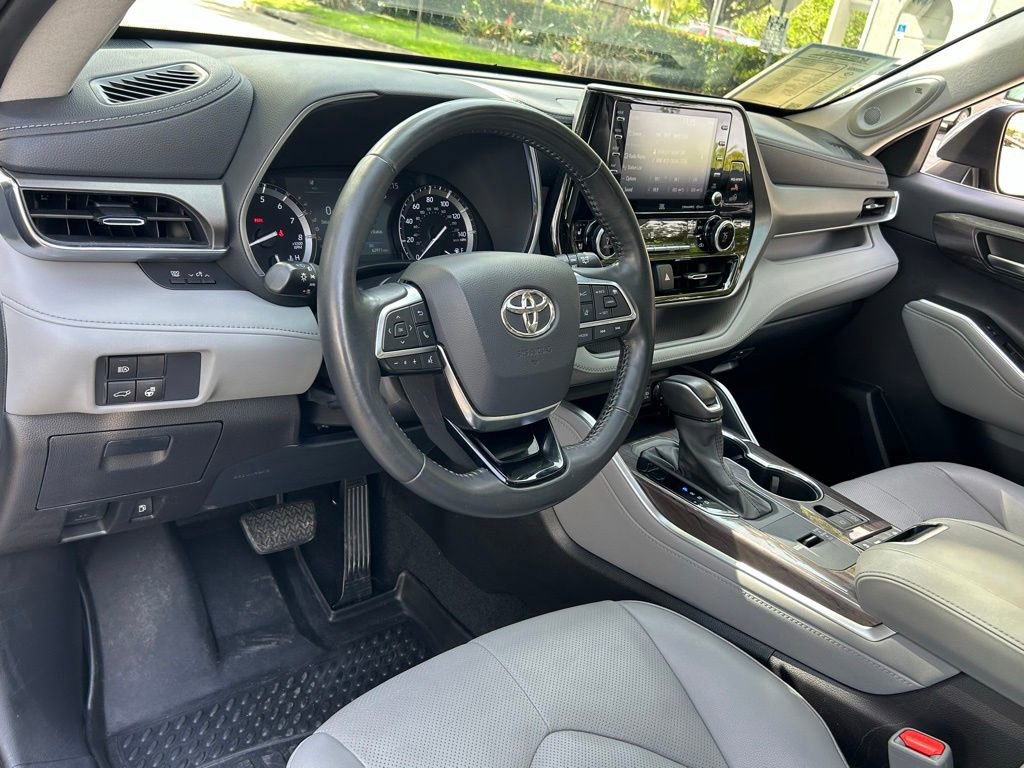 Used 2021 Toyota Highlander Limited image 50