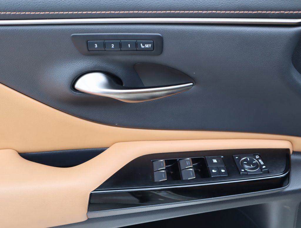 Used 2022 Lexus ES 350 w/ Premium Package image 16