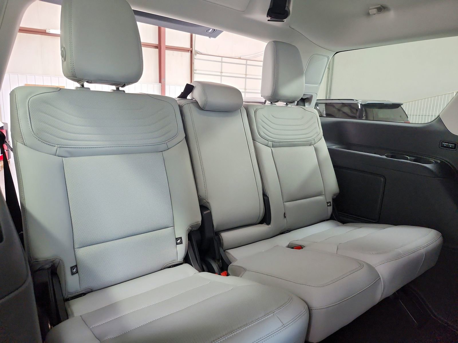 New 2026 Ford Expedition Platinum image 46