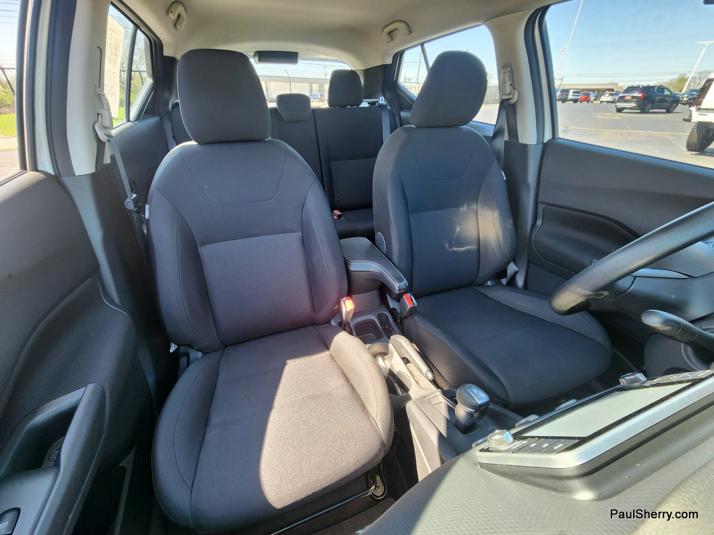 Used 2023 Nissan Kicks S image 4