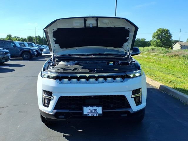 New 2026 Jeep Grand Wagoneer 4WD w/ HD Trailer Tow Package image 22