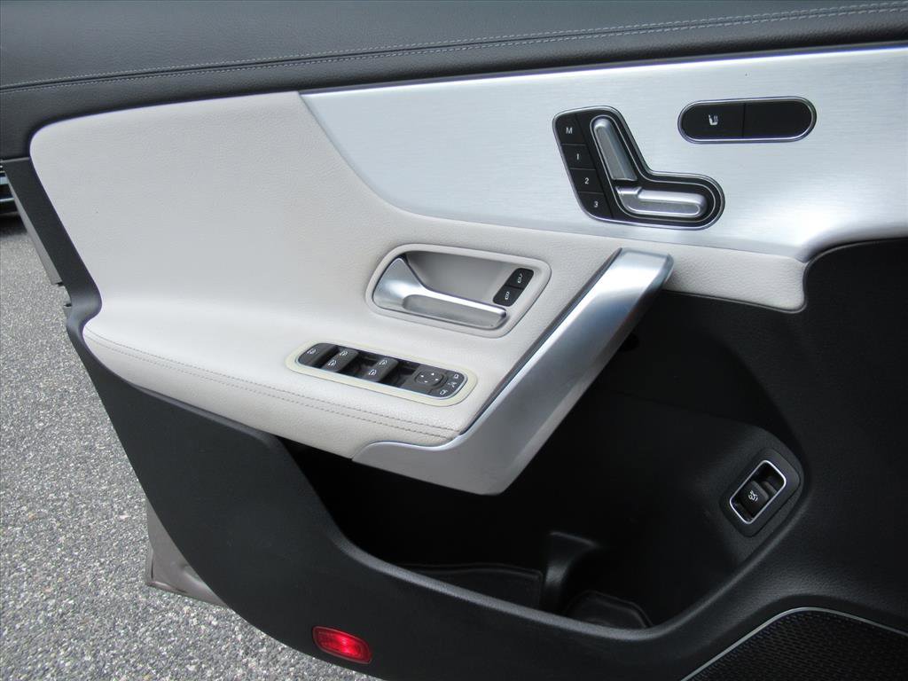 Used 2020 Mercedes-Benz CLA 35 AMG 4MATIC image 18