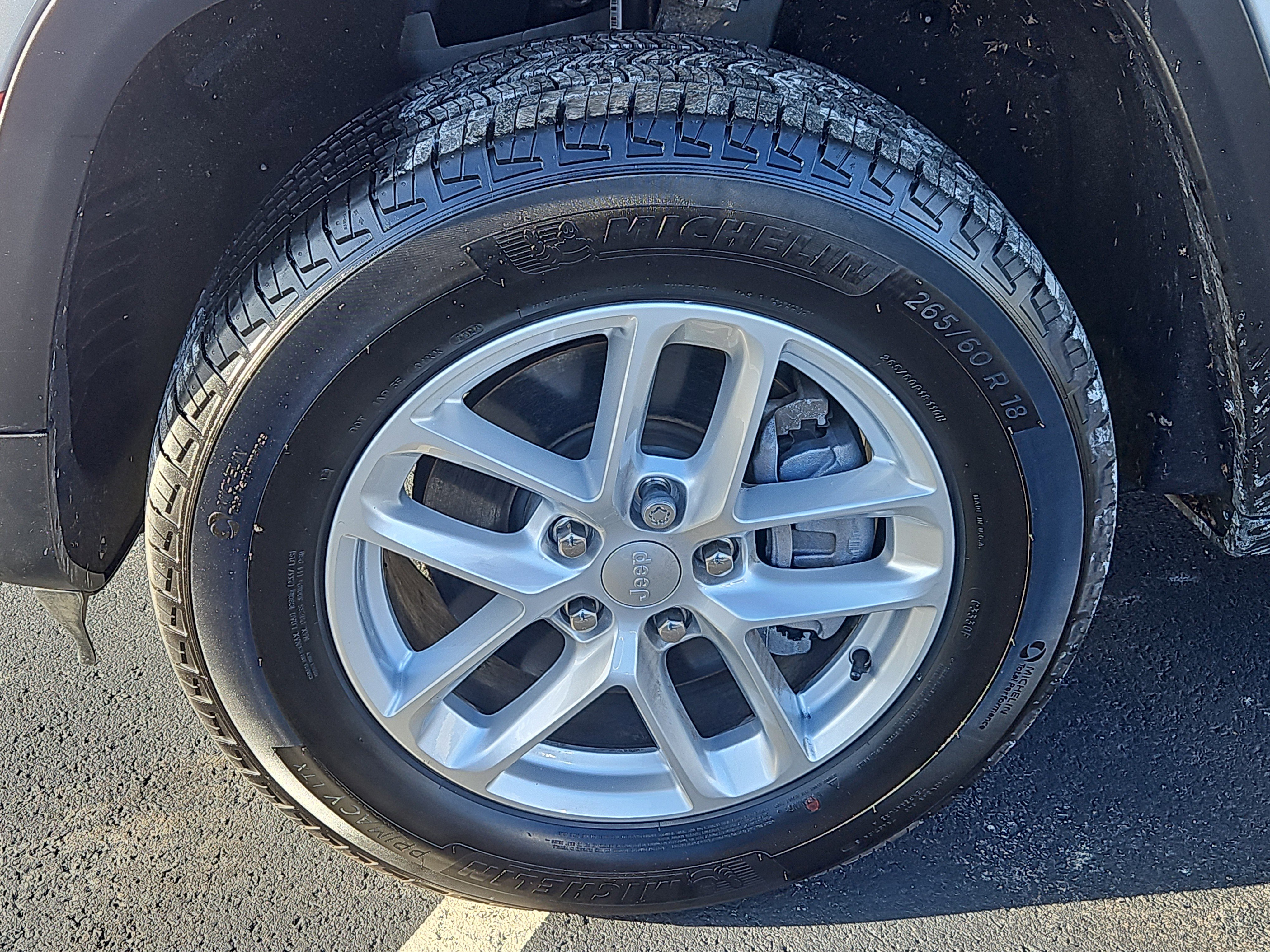 Used 2024 Jeep Grand Cherokee L Laredo w/ Trailer Tow Package image 4