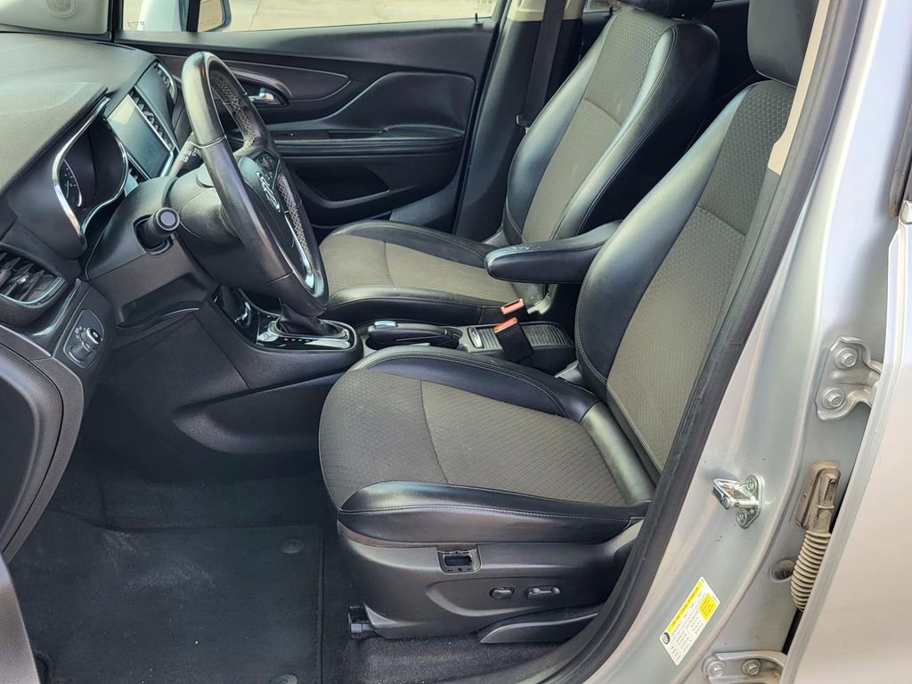 Used 2018 Buick Encore Preferred image 17