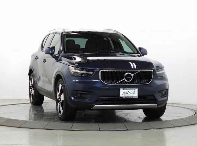 Used 2021 Volvo XC40 T5 Momentum w/ Premium Package