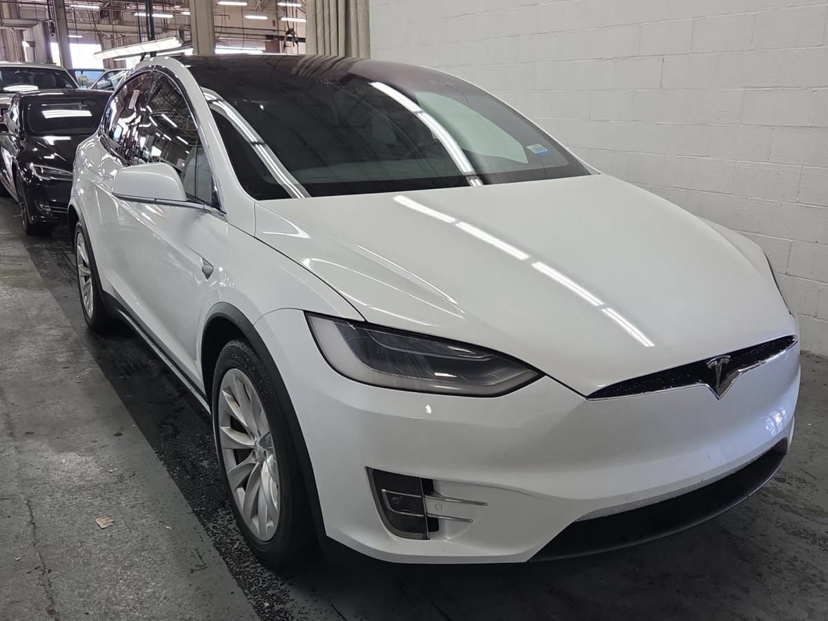 Used 2019 Tesla Model X Long Range AWD/4WD image 1