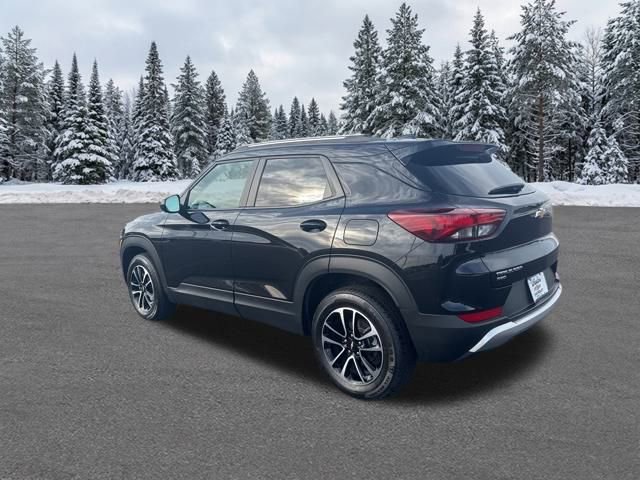 Used 2024 Chevrolet TrailBlazer LT image 3