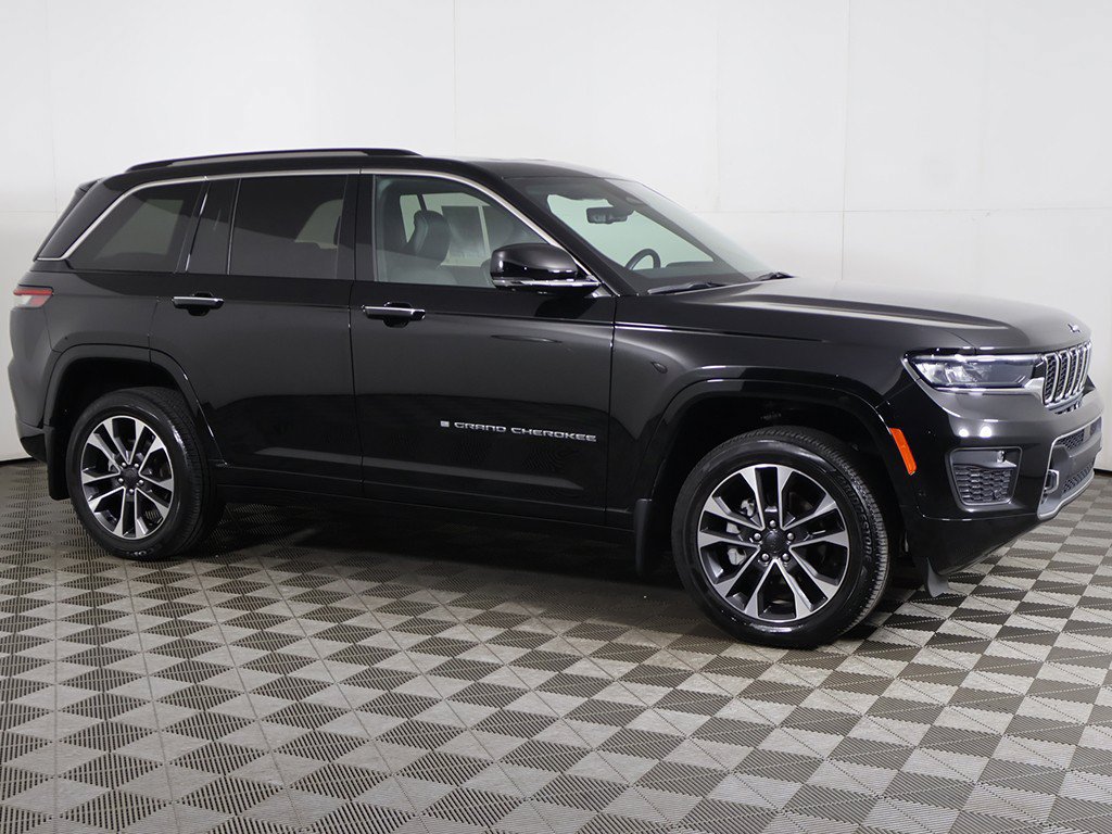 Used 2023 Jeep Grand Cherokee Overland w/ Adv Protech Group III AWD/4WD image 19