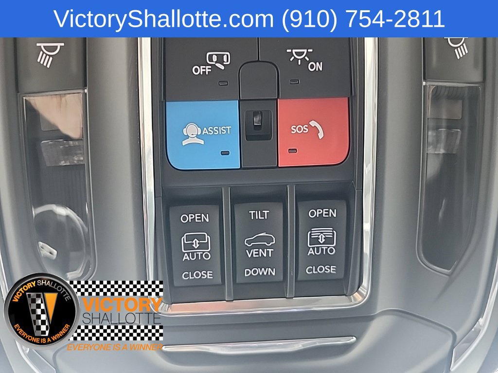 Certified 2025 Jeep Grand Cherokee Limited w/ Luxury Tech Group II AWD/4WD image 36