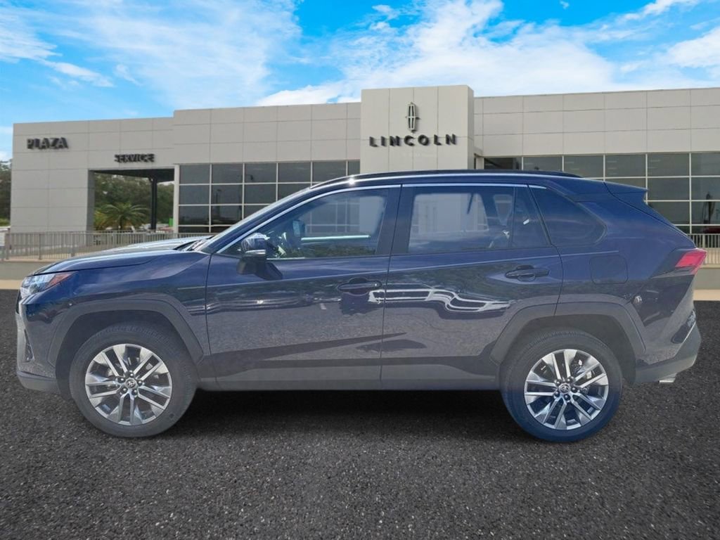 Used 2022 Toyota RAV4 XLE Premium image 6