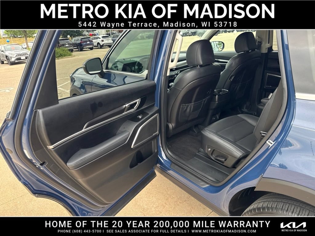 Used 2023 Kia Telluride S AWD/4WD image 28