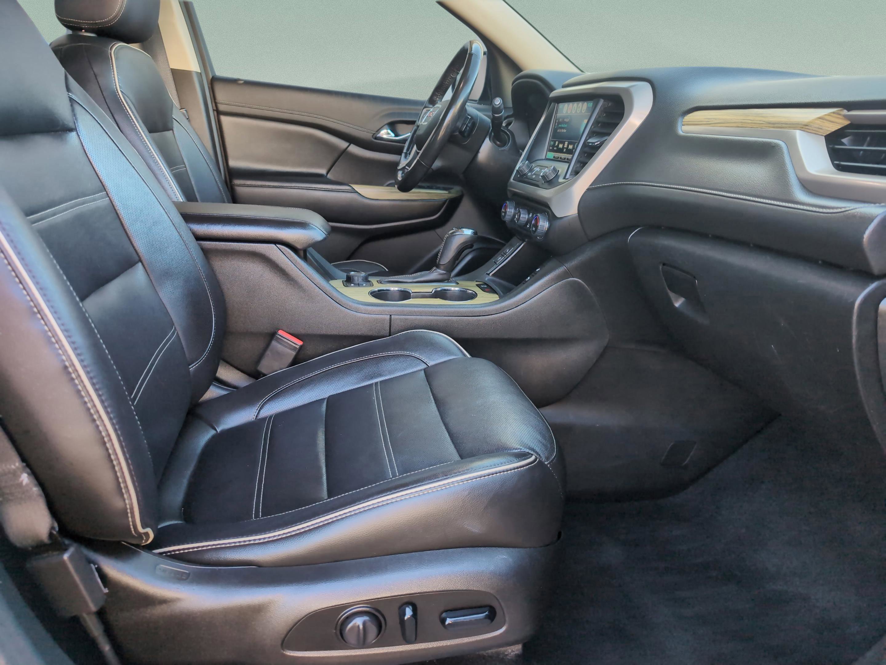 Used 2019 GMC Acadia Denali image 12