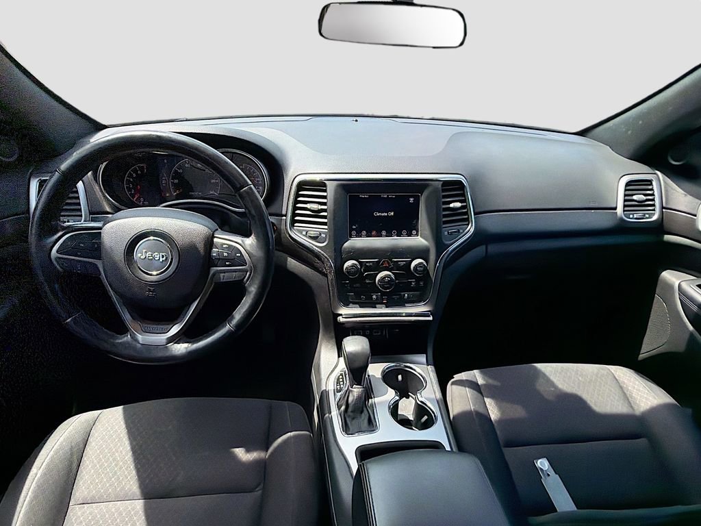 Used 2018 Jeep Grand Cherokee Laredo AWD/4WD image 15