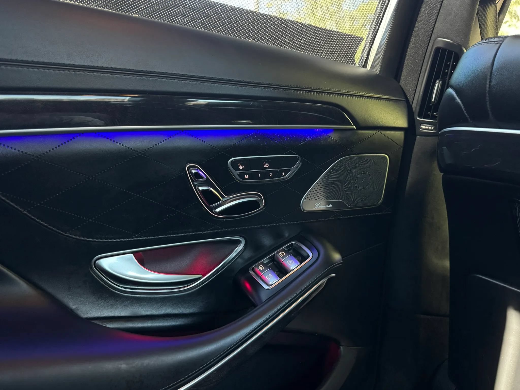 Used 2019 Mercedes-Benz S 560 Sedan image 39