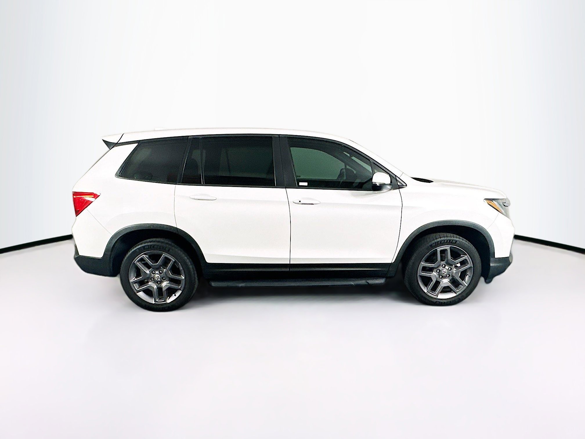 Used 2023 Honda Passport EX-L image 10
