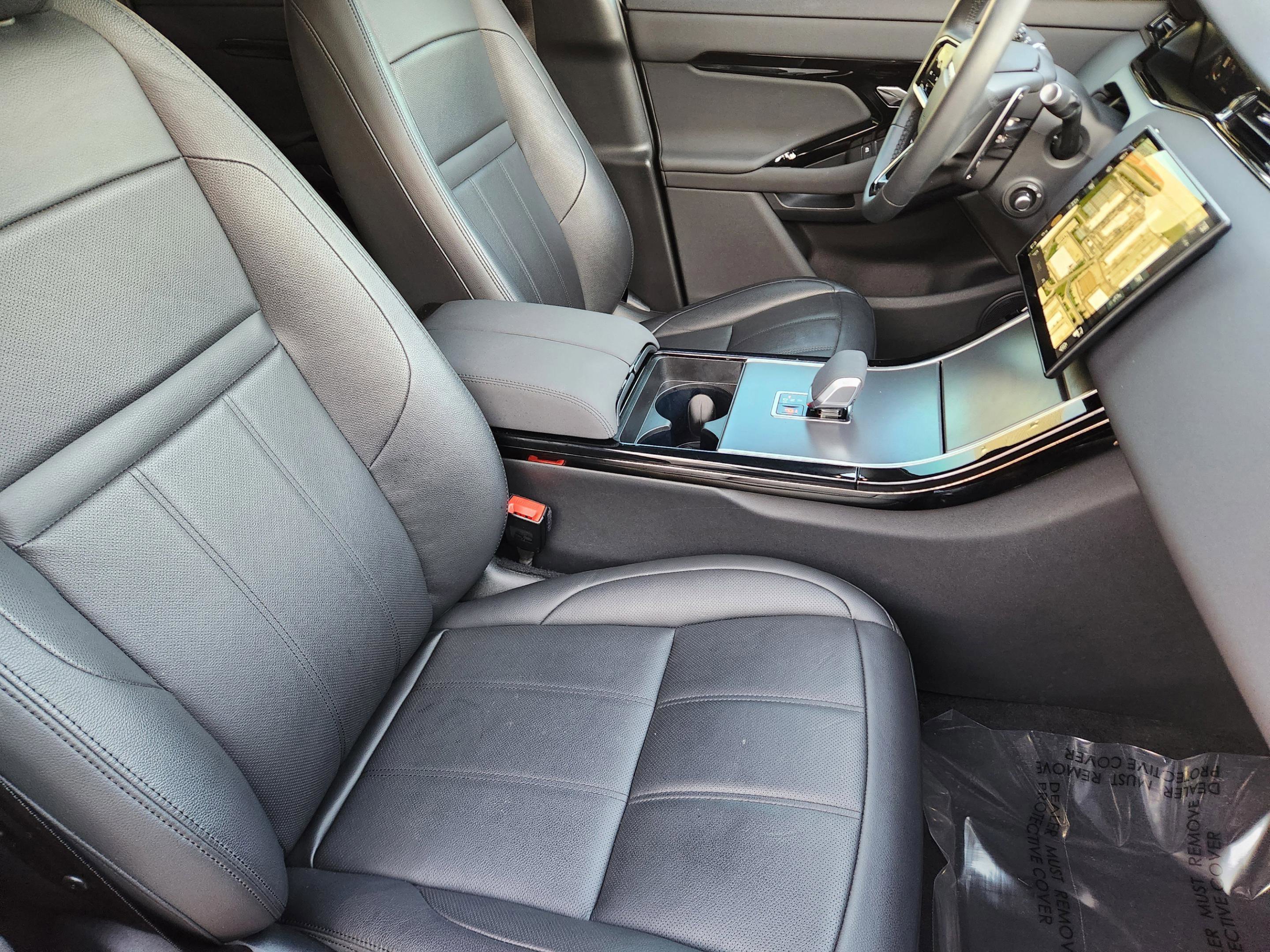 Certified 2025 Land Rover Range Rover Evoque Dynamic SE AWD/4WD image 9