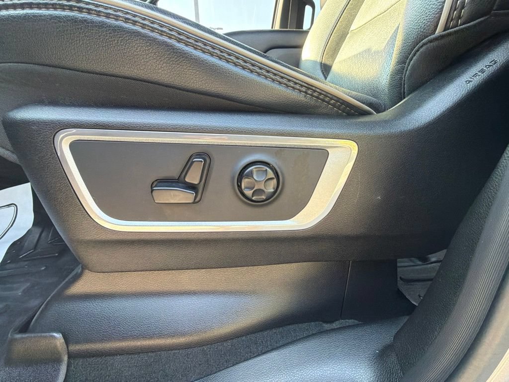 Used 2020 RAM 1500 Laramie w/ Sport Appearance Package AWD/4WD image 16