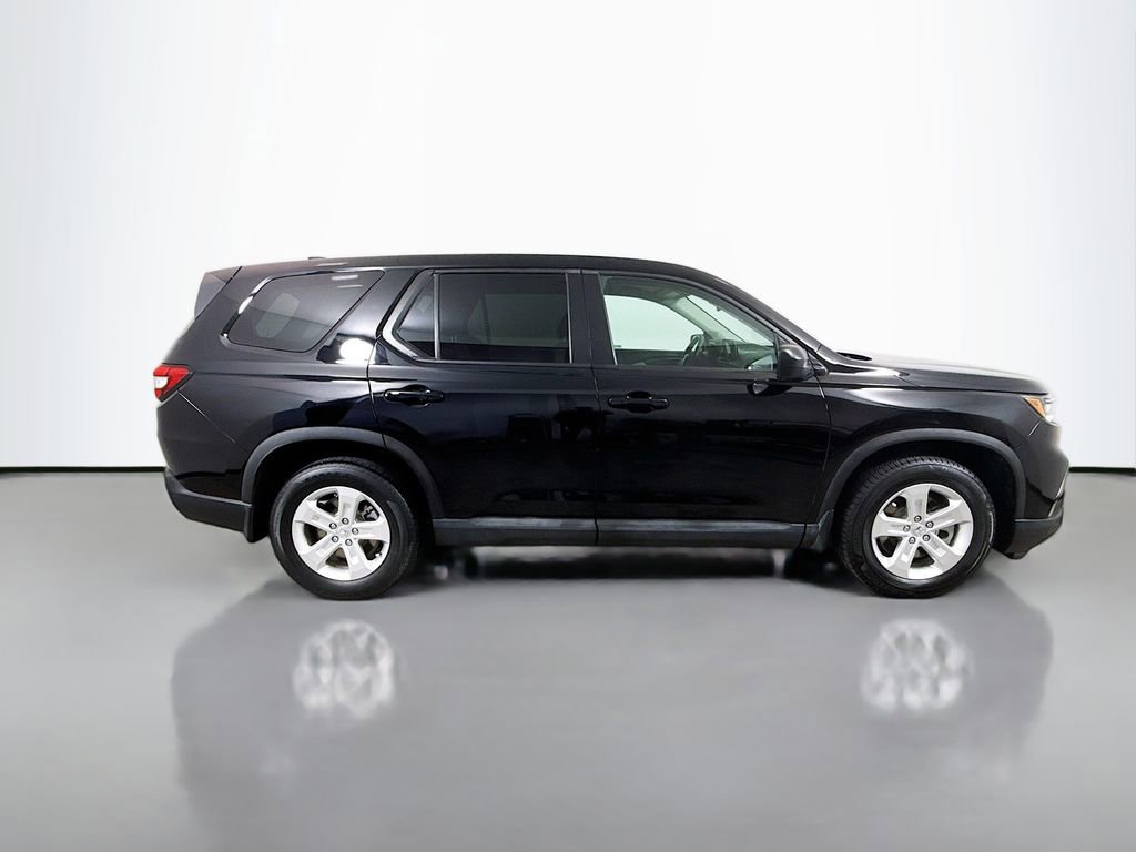 Used 2023 Honda Pilot LX image 8