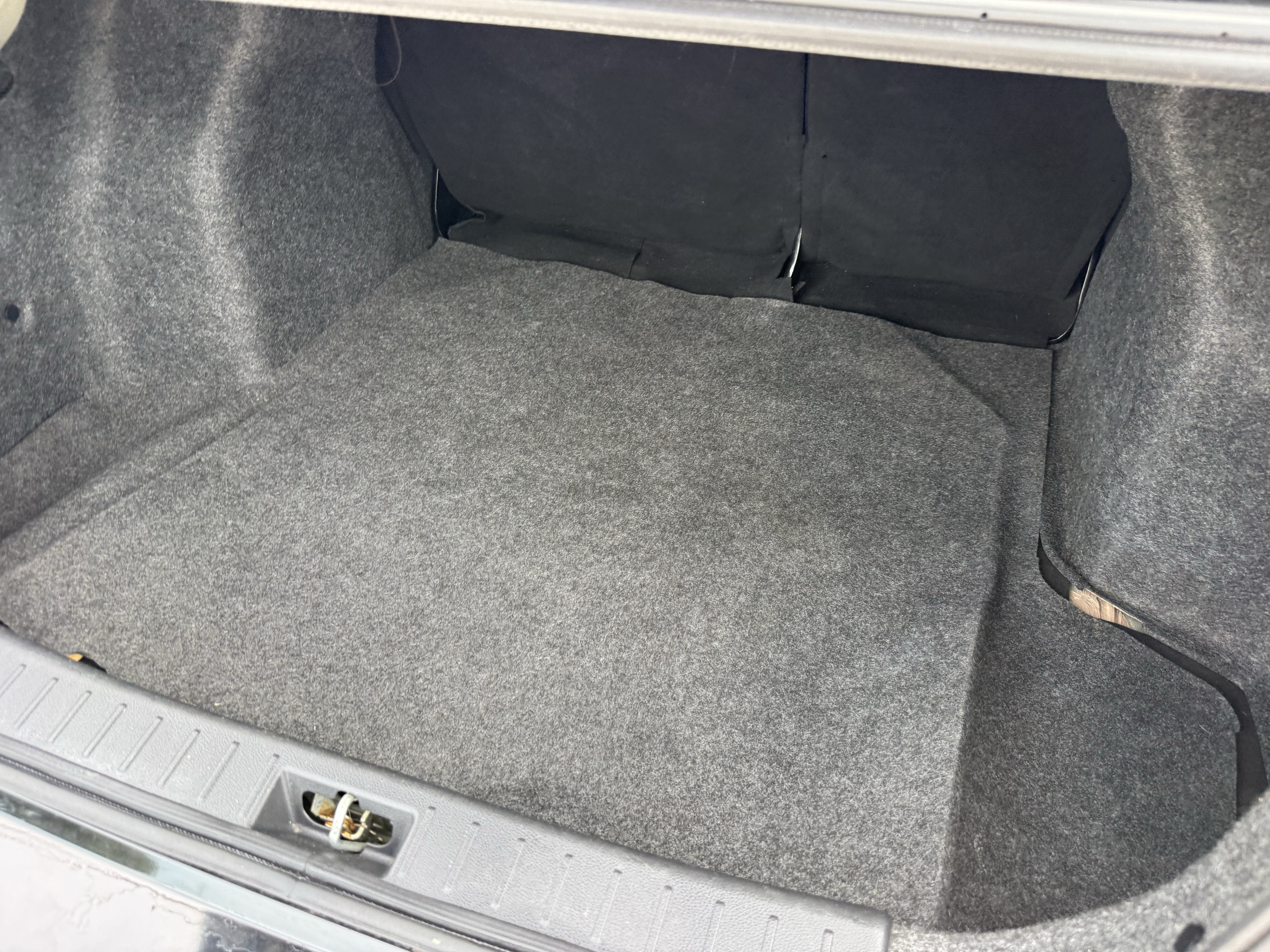 Used 2020 Nissan Versa S FWD image 29
