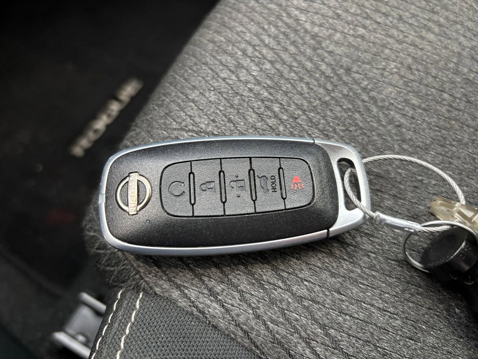 Used 2025 Nissan Rogue SV FWD image 22