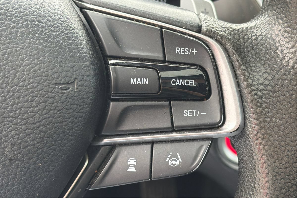 Used 2018 Honda Accord EX image 35