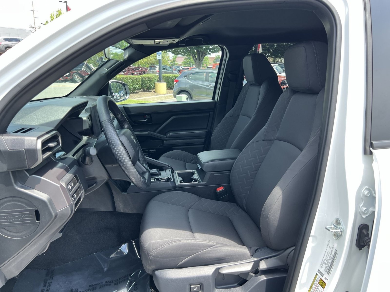 Used 2025 Toyota Tacoma SR5 AWD/4WD image 13