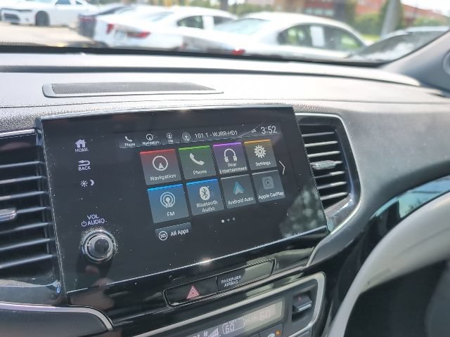 Used 2019 Honda Pilot Touring image 13