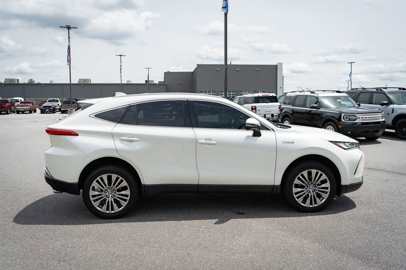 Used 2021 Toyota Venza Limited w/ Advanced Technology Package AWD/4WD image 11
